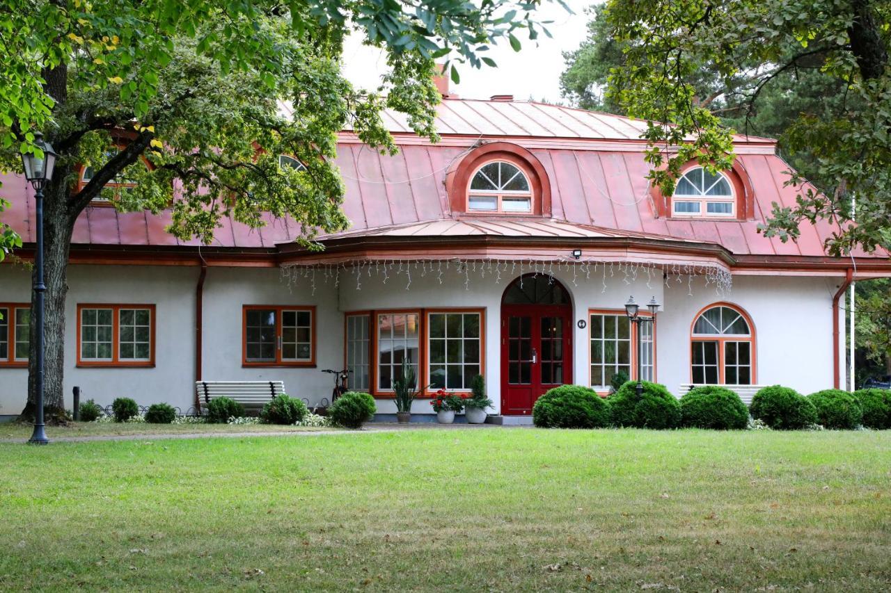 Hotel Saka Manor Zewnętrze zdjęcie