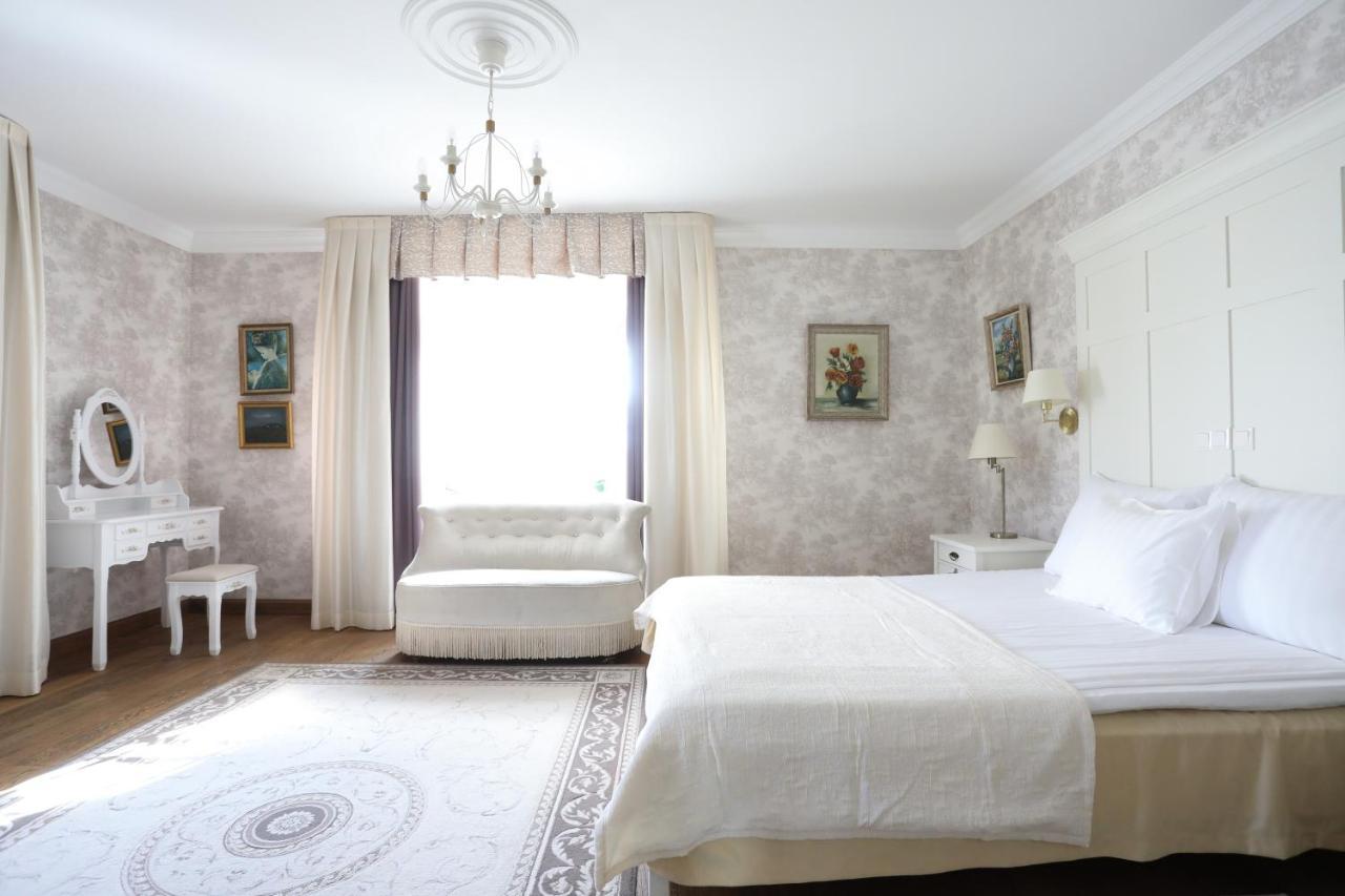 Hotel Saka Manor Zewnętrze zdjęcie