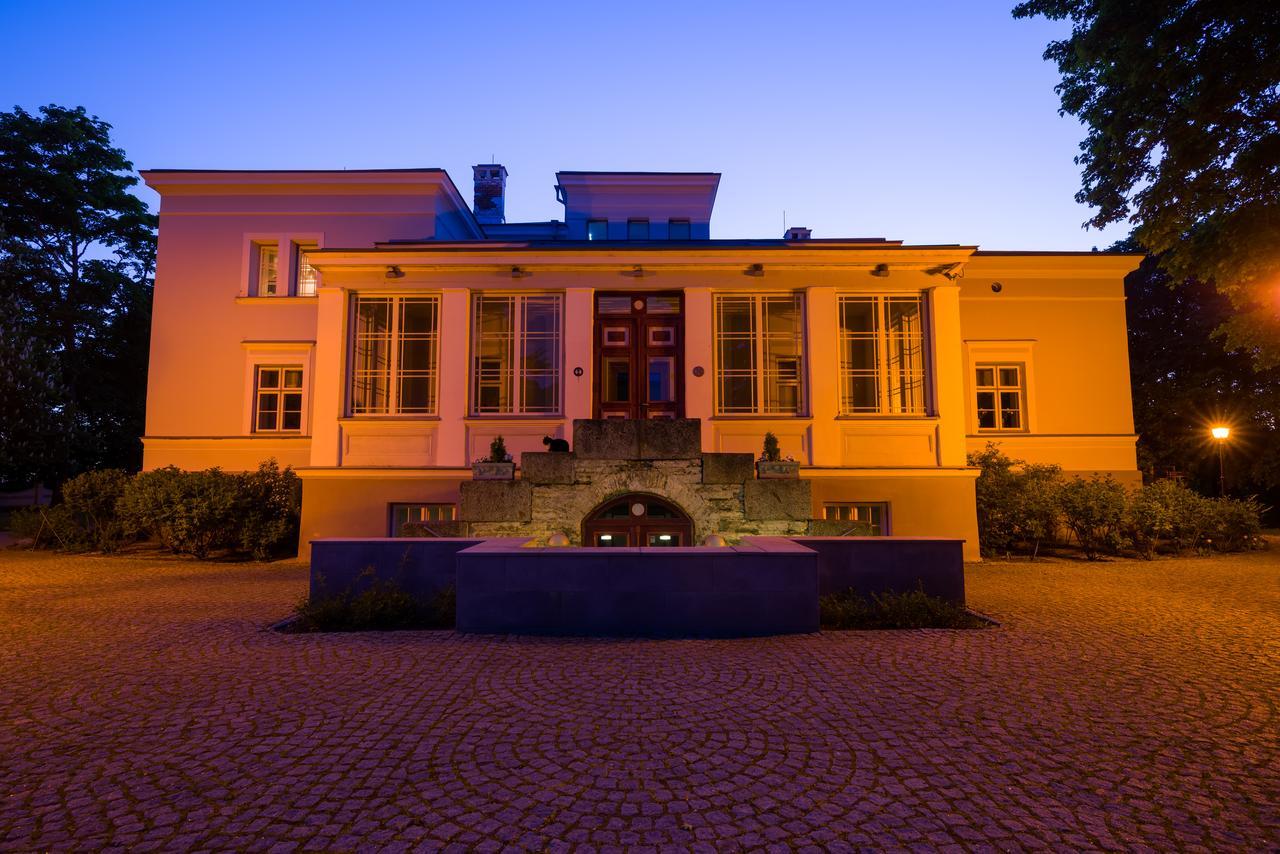 Hotel Saka Manor Zewnętrze zdjęcie